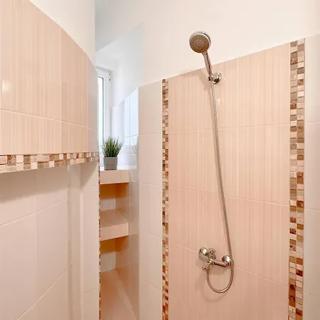 Chic Designer 2 Bdr Near Metro&dining *