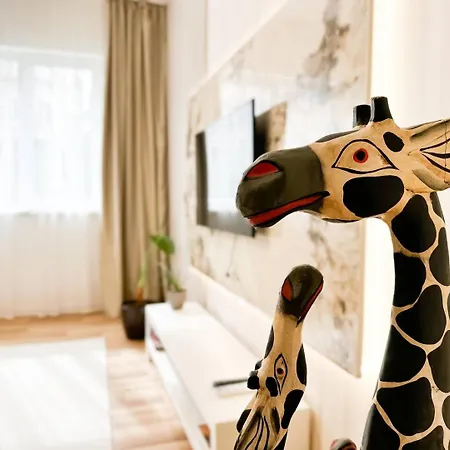 Chic Designer 2 Bdr Near Metro&dining * Sofia
