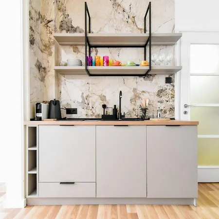 Lägenhet Bright 2-bdr - Near Metro & Dining Sofia