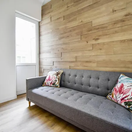 דירה Bright 2-bdr - Near Metro & Dining *